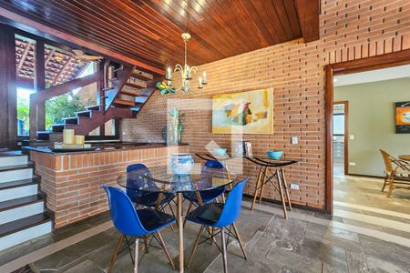 Sala de casa de condomínio para alugar com 6 quartos, 800m² em Jardim Acapulco, Guarujá