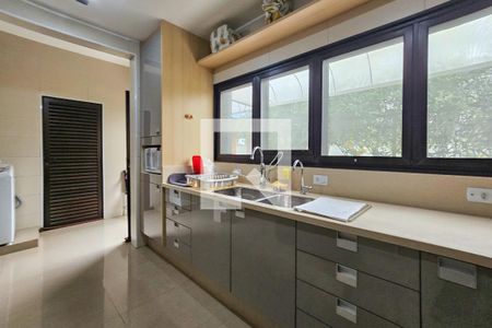 Casa de condomínio para alugar com 800m², 6 quartos e 6 vagasCozinha