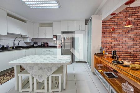 Apartamento para alugar com 200m², 4 quartos e 2 vagasCozinha 