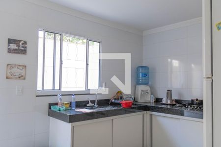 Casa à venda com 750m², 3 quartos e 2 vagas Casa à venda com 750m², 3 quartos e 2 vagasCozinha