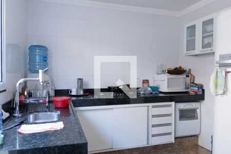 Casa à venda com 750m², 3 quartos e 2 vagas Casa à venda com 750m², 3 quartos e 2 vagasCozinha