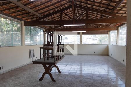 Casa à venda com 750m², 3 quartos e 2 vagas Casa à venda com 750m², 3 quartos e 2 vagasÁrea comum