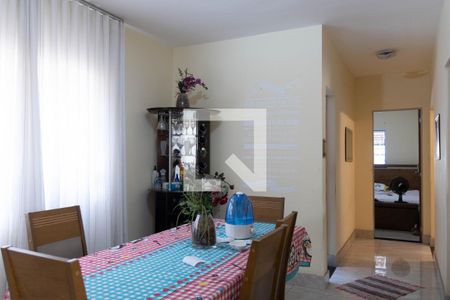 Casa à venda com 750m², 3 quartos e 2 vagas Casa à venda com 750m², 3 quartos e 2 vagasCopa