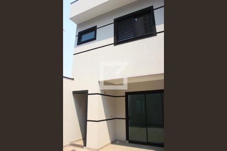 Casa à venda com 131m², 3 quartos e 4 vagasQuintal
