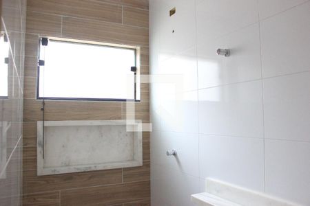 Casa à venda com 131m², 3 quartos e 4 vagasBanheiro da Suíte 2