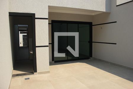 Casa à venda com 131m², 3 quartos e 4 vagasQuintal