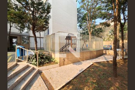 Apartamento para alugar com 48m², 2 quartos e 1 vaga Apartamento para alugar com 48m², 2 quartos e 1 vagaÁrea comum - Playground