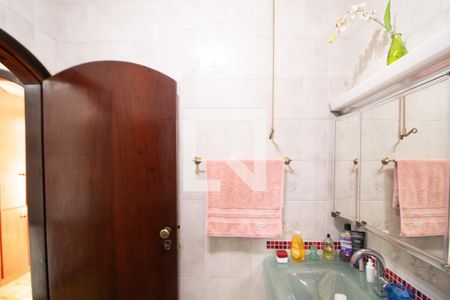 Casa à venda com 125m², 3 quartos e 2 vagasBanheiro