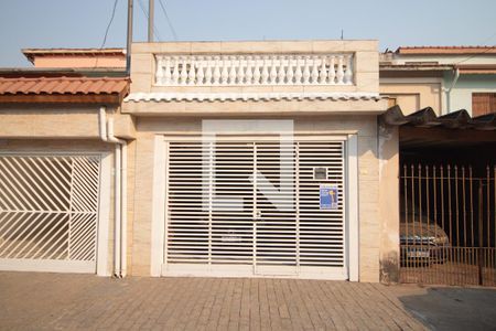 Casa à venda com 125m², 3 quartos e 2 vagasFachada