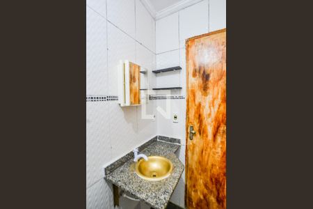Casa para alugar com 71m², 2 quartos e 2 vagas Casa para alugar com 71m², 2 quartos e 2 vagasBanheiro da Suíte