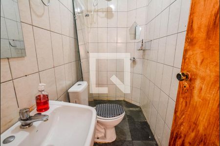 Casa para alugar com 71m², 2 quartos e 2 vagas Casa para alugar com 71m², 2 quartos e 2 vagasBanheiro