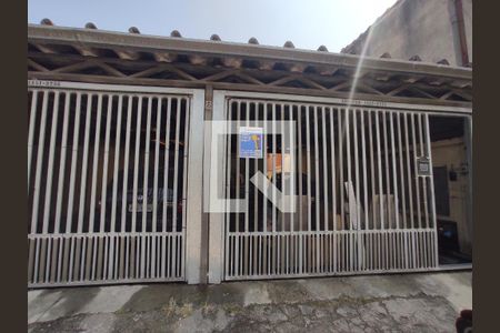 Casa para alugar com 71m², 2 quartos e 2 vagas Casa para alugar com 71m², 2 quartos e 2 vagasFachada