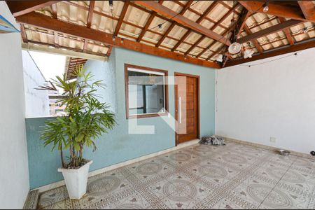 Casa à venda com 183m², 3 quartos e 2 vagasVaranda