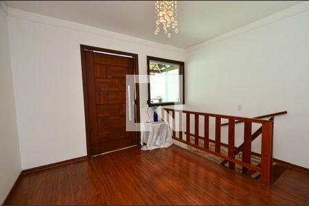 Sala 2º piso de casa à venda com 3 quartos, 183m² em Goiânia, Belo Horizonte