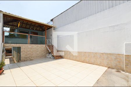 Casa à venda com 183m², 3 quartos e 2 vagasFachada