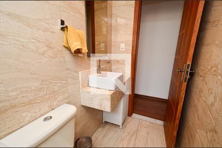 Casa à venda com 183m², 3 quartos e 2 vagasBanheiro social1