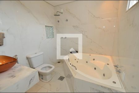 Casa à venda com 183m², 3 quartos e 2 vagasBanheiro suite