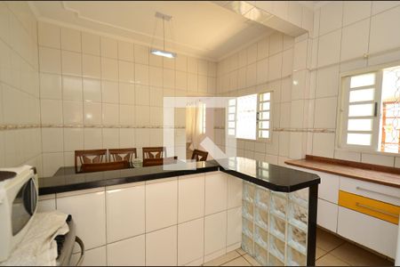 Casa à venda com 183m², 3 quartos e 2 vagasCozinha