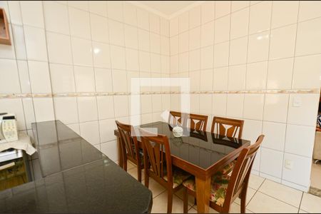 Casa à venda com 183m², 3 quartos e 2 vagasSala jantar