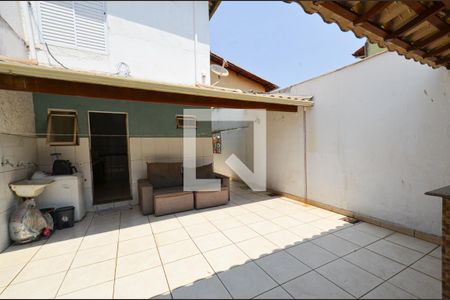 Casa à venda com 183m², 3 quartos e 2 vagasArea privativa