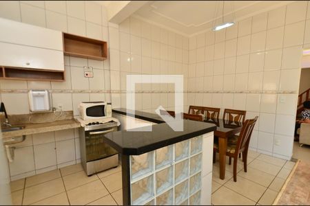 Casa à venda com 183m², 3 quartos e 2 vagasCozinha