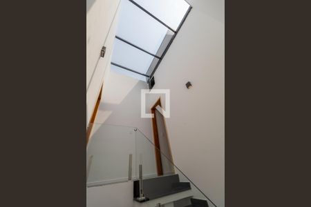 Casa para alugar com 125m², 2 quartos e 1 vagaEscada e Clarabóia