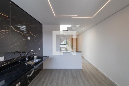 Sala e Cozinha de casa para alugar com 2 quartos, 125m² em Parque das Paineiras, São Paulo