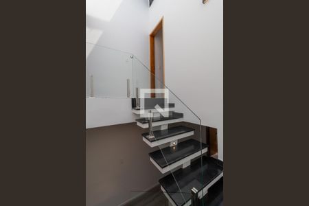 Casa para alugar com 125m², 2 quartos e 1 vagaEscada