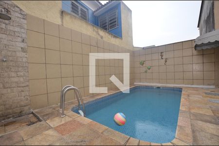 Casa à venda com 165m², 4 quartos e 2 vagasPiscina