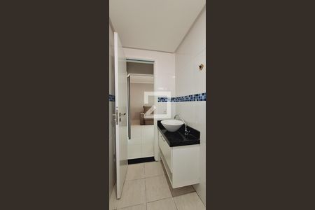 Apartamento para alugar com 92m², 2 quartos e 1 vaga Apartamento para alugar com 92m², 2 quartos e 1 vagaBanheiro social