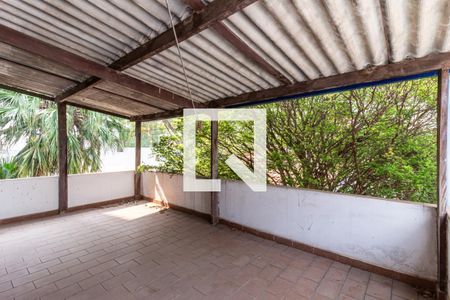 Casa à venda com 260m², 5 quartos e 4 vagas