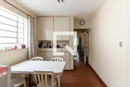 Casa à venda com 260m², 5 quartos e 4 vagas