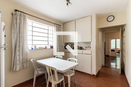 Casa à venda com 260m², 5 quartos e 4 vagas