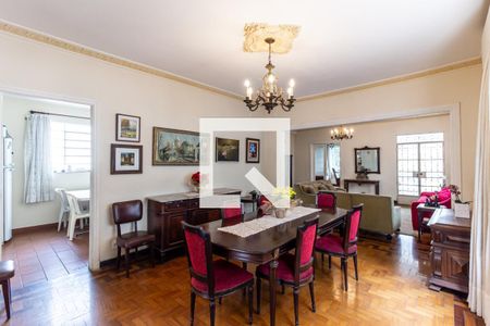 Casa à venda com 260m², 5 quartos e 4 vagas