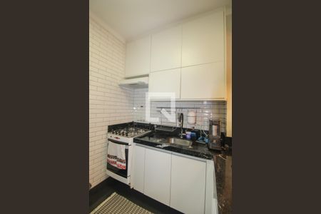 Apartamento à venda com 100m², 3 quartos e 2 vagas Apartamento à venda com 100m², 3 quartos e 2 vagasCozinha e Área de Serviço