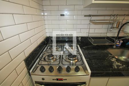 Apartamento à venda com 100m², 3 quartos e 2 vagas Apartamento à venda com 100m², 3 quartos e 2 vagasCozinha e Área de Serviço