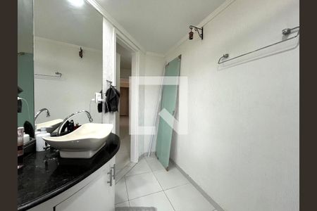 Apartamento à venda com 67m², 2 quartos e 1 vagaBanheiro 