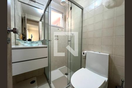 Banheiro  de apartamento à venda com 1 quarto, 47m² em Vila Guarani, São Paulo