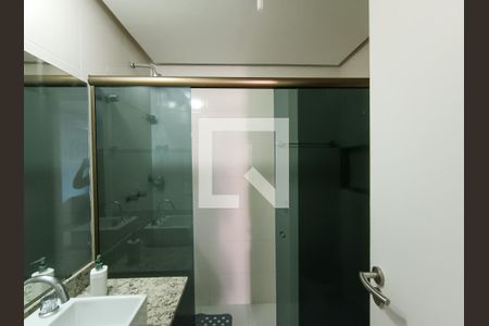 Apartamento à venda com 98m², 2 quartos e 2 vagas Apartamento à venda com 98m², 2 quartos e 2 vagasBanheiro da Suíte