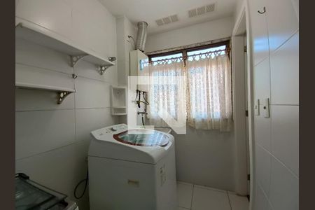 Apartamento à venda com 98m², 2 quartos e 2 vagas Apartamento à venda com 98m², 2 quartos e 2 vagasCozinha e Área de Serviço