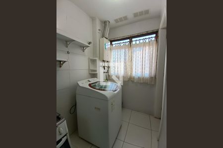 Apartamento à venda com 98m², 2 quartos e 2 vagas Apartamento à venda com 98m², 2 quartos e 2 vagasCozinha e Área de Serviço