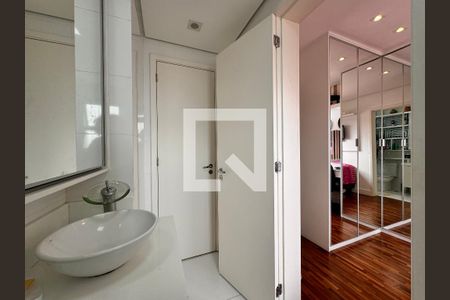 Apartamento à venda com 115m², 3 quartos e 2 vagasBanheiro compartilhado entre as suíte 2 e 3