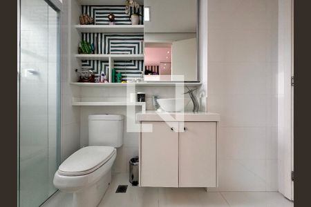 Apartamento à venda com 115m², 3 quartos e 2 vagasBanheiro compartilhado entre as suíte 2 e 3