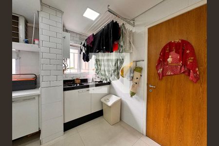 Apartamento à venda com 115m², 3 quartos e 2 vagasLavanderia