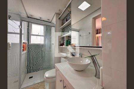 Apartamento à venda com 115m², 3 quartos e 2 vagasBanheiro compartilhado entre as suíte 2 e 3