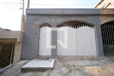 Casa para alugar com 99m², 2 quartos e 2 vagas Casa para alugar com 99m², 2 quartos e 2 vagasFachada