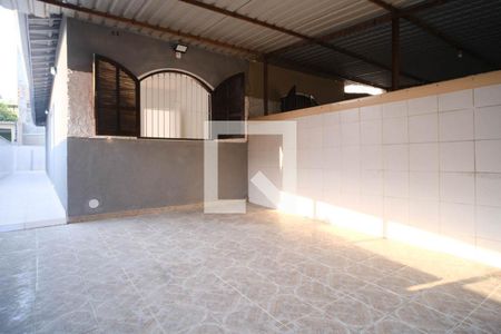 Casa para alugar com 99m², 2 quartos e 2 vagas Casa para alugar com 99m², 2 quartos e 2 vagasÁrea Externa