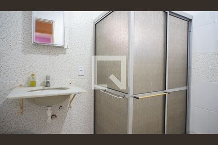 Banheiro de apartamento à venda com 2 quartos, 64m² em Rubem Berta, Porto Alegre