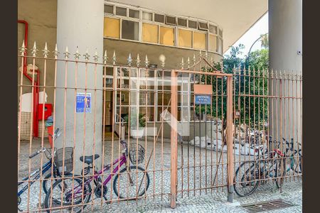 Studio à venda com 25m², 1 quarto e sem vaga Studio à venda com 25m², 1 quarto e sem vagaFachada