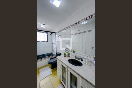 Apartamento à venda com 320m², 4 quartos e 3 vagasBanheiro